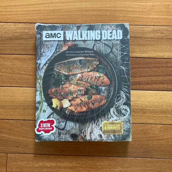 AMC The Walking Dead Cookbook - Picture 1 of 2